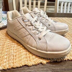 BCG White Sneakers Rhinestone Heart‎ Accents Lace Up Tennis Shoes Big Girls 4